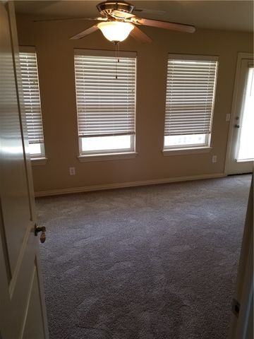 637 N Longfellow Lane, Fayetteville, AR 72704