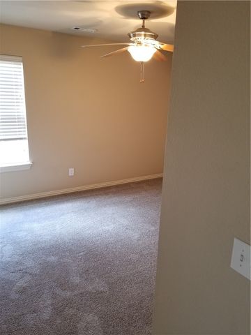 637 N Longfellow Lane, Fayetteville, AR 72704