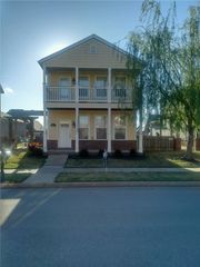 637 N Longfellow Lane, Fayetteville, AR 72704