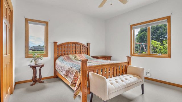 420 N Country LANE, Fond Du Lac, WI 54935