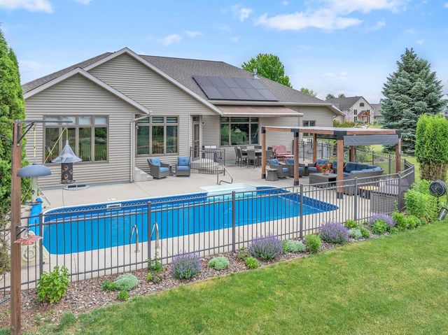 420 N Country LANE, Fond Du Lac, WI 54935