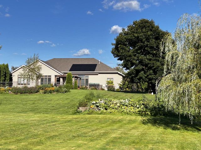 420 N Country LANE, Fond Du Lac, WI 54935