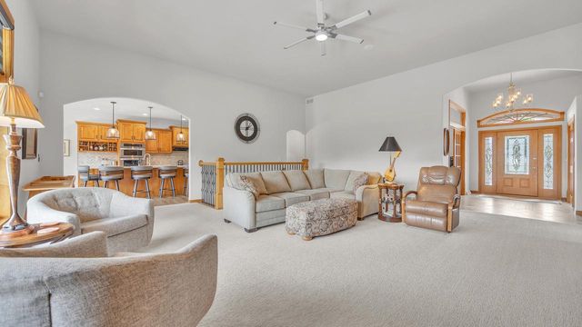 420 N Country LANE, Fond Du Lac, WI 54935