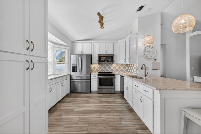 341 11th Avenue, Vero Beach, FL 32962