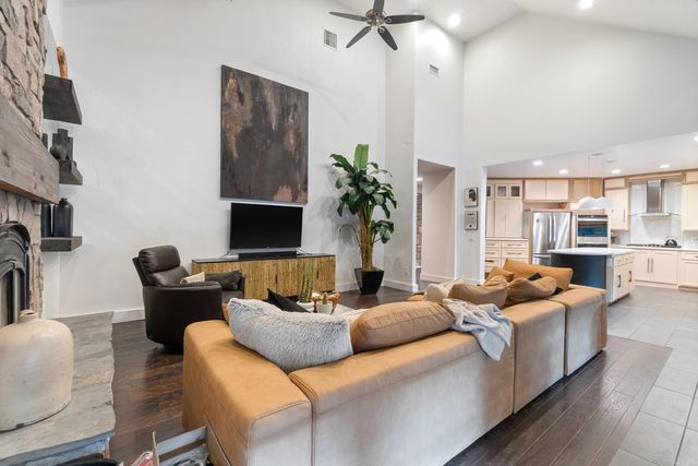 2711 Johnson Lane, Benton, AR 72019