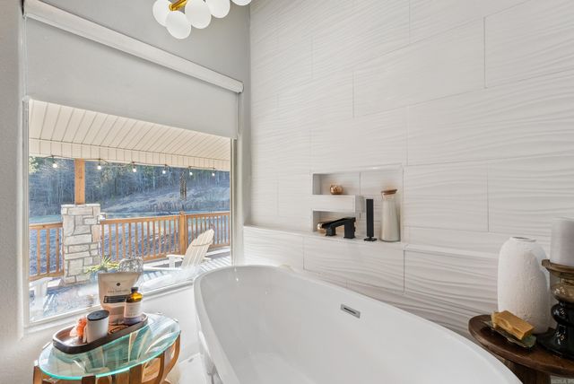 2711 Johnson Lane, Benton, AR 72019