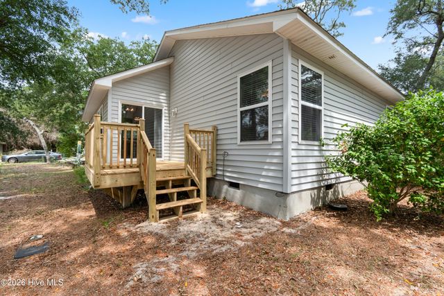 124 NW 8th Street, Oak Island, NC 28465