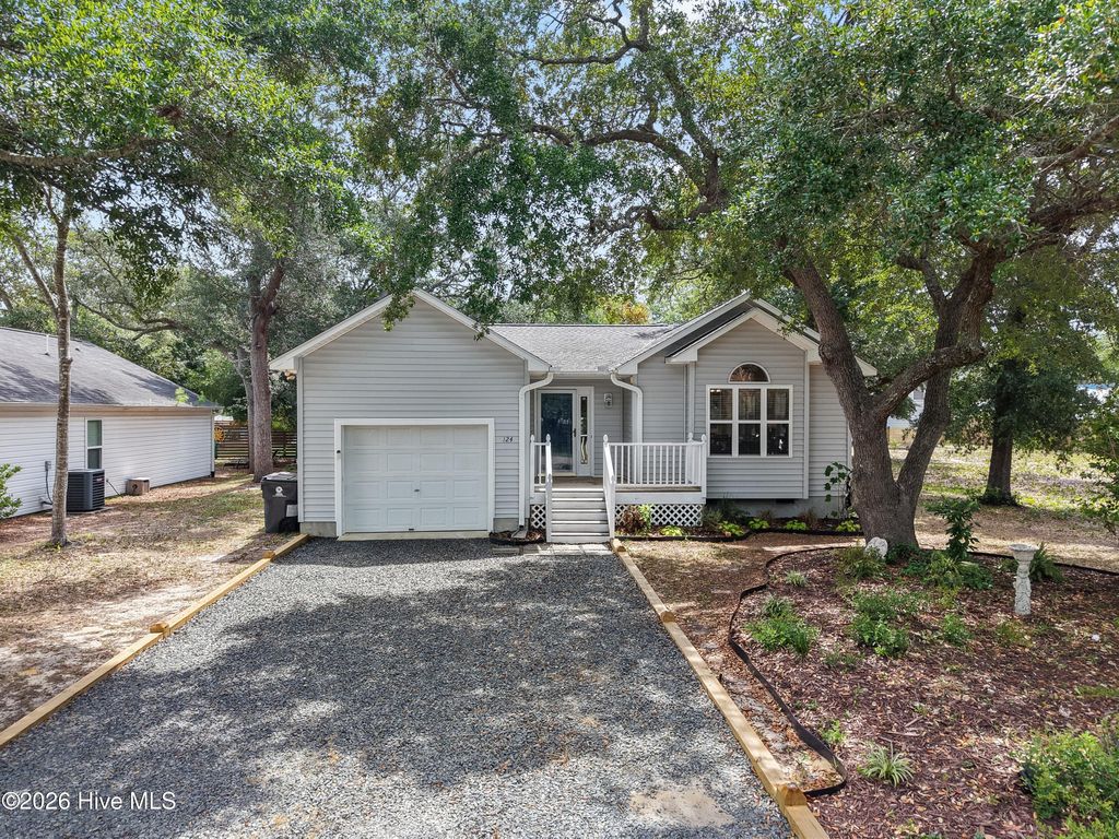 124 NW 8th Street, Oak Island, NC 28465