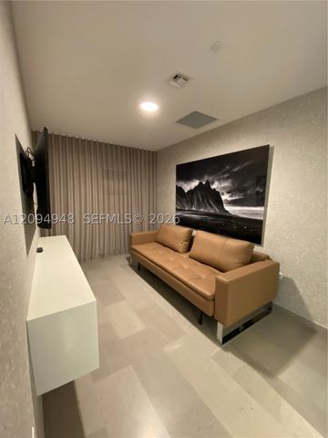 88 SW 7th St 1904, Miami, FL 33130