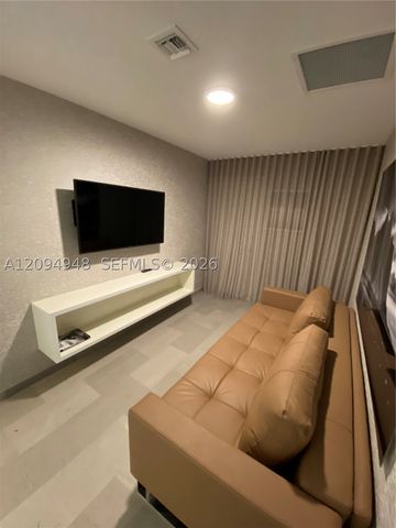 88 SW 7th St 1904, Miami, FL 33130