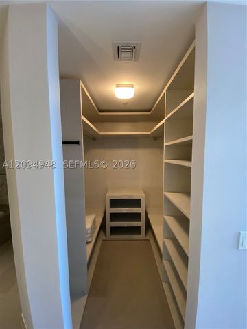 88 SW 7th St 1904, Miami, FL 33130