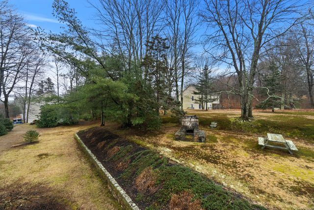 197 Norwich New London Turnpike, Montville, CT 06382