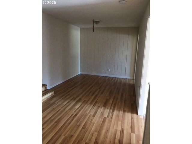 312 Se FRONT St Se, Oakland, OR 97462