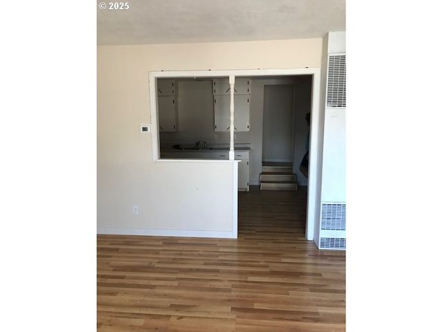 312 Se FRONT St Se, Oakland, OR 97462
