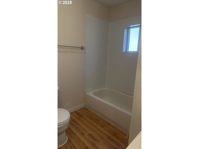 312 Se FRONT St Se, Oakland, OR 97462