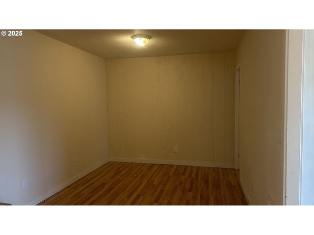 312 Se FRONT St Se, Oakland, OR 97462