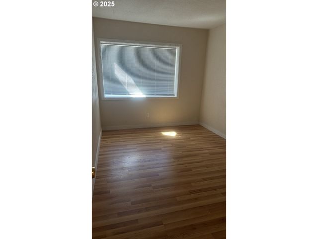 312 Se FRONT St Se, Oakland, OR 97462