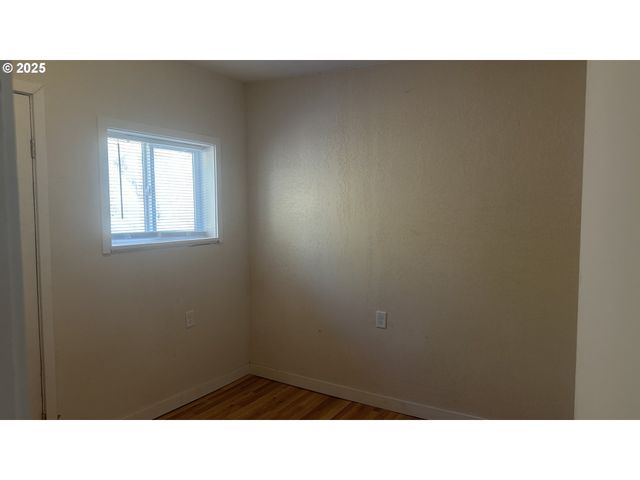 312 Se FRONT St Se, Oakland, OR 97462