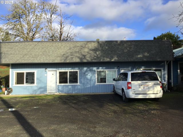 312 Se FRONT St Se, Oakland, OR 97462