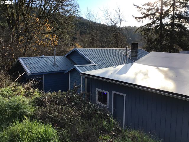 312 Se FRONT St Se, Oakland, OR 97462