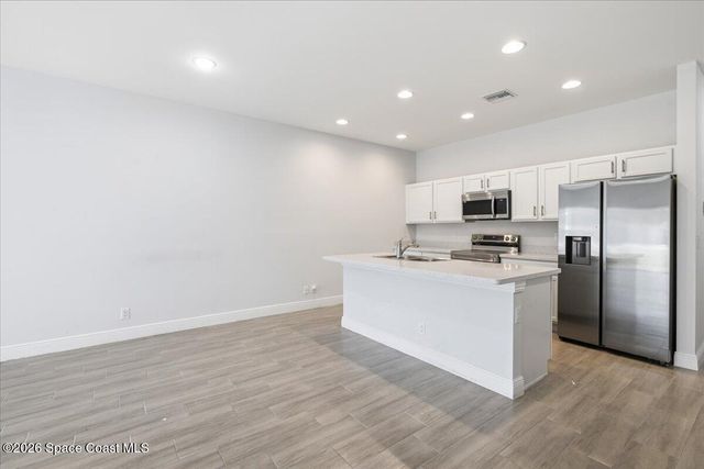 1645 19th Avenue SW, Vero Beach, FL 32962