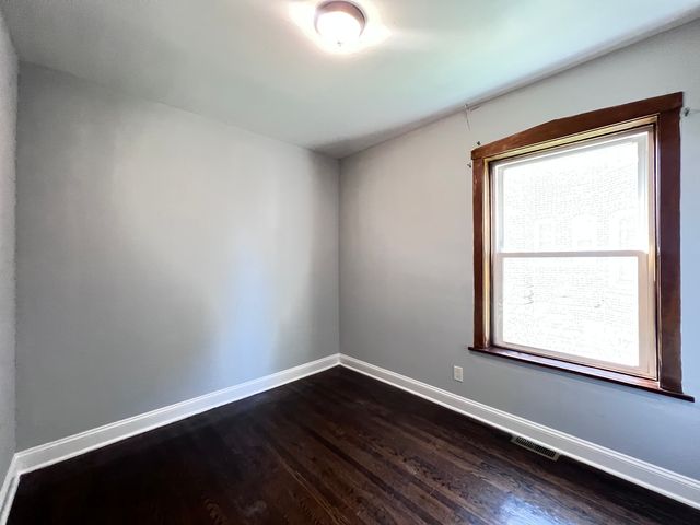 821 N Waller Avenue 1, Chicago, IL 60651