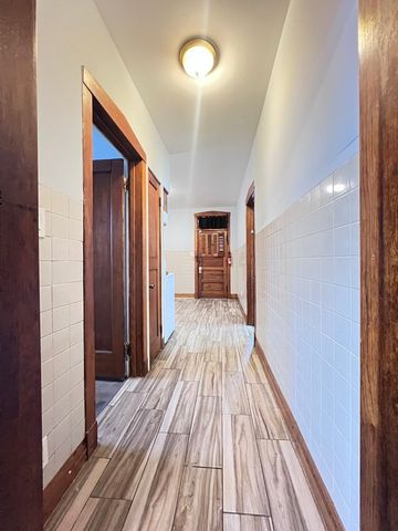821 N Waller Avenue 1, Chicago, IL 60651