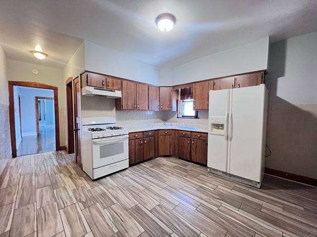 821 N Waller Avenue 1, Chicago, IL 60651
