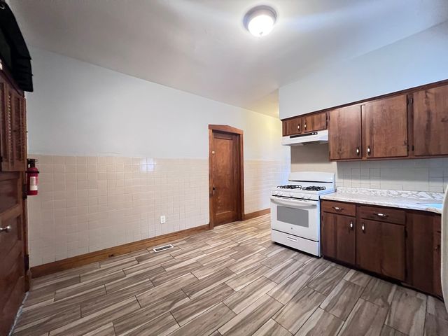821 N Waller Avenue 1, Chicago, IL 60651