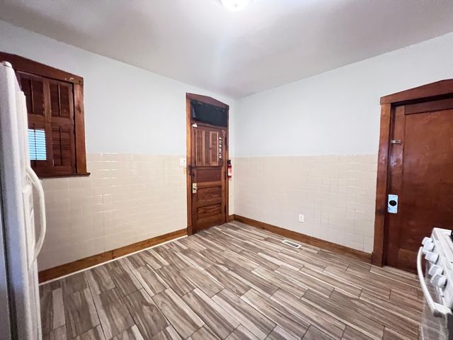 821 N Waller Avenue 1, Chicago, IL 60651