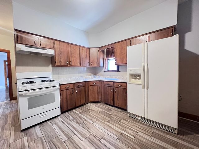 821 N Waller Avenue 1, Chicago, IL 60651