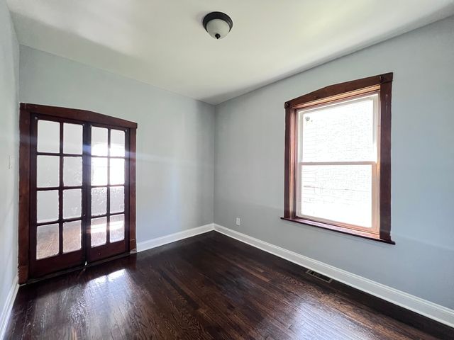 821 N Waller Avenue 1, Chicago, IL 60651