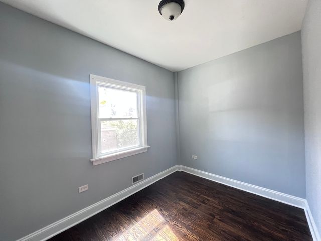 821 N Waller Avenue 1, Chicago, IL 60651