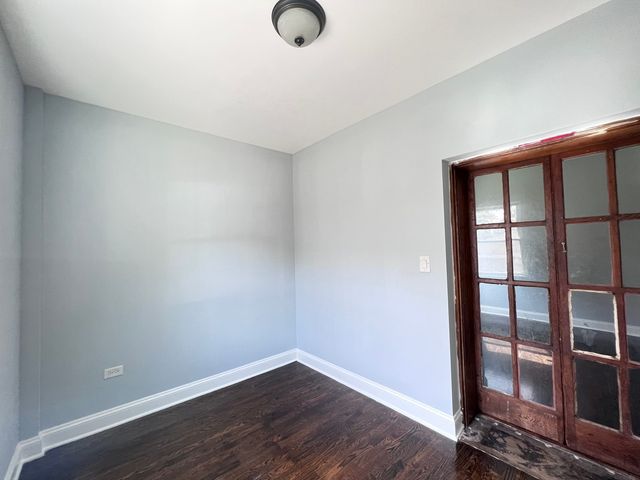 821 N Waller Avenue 1, Chicago, IL 60651