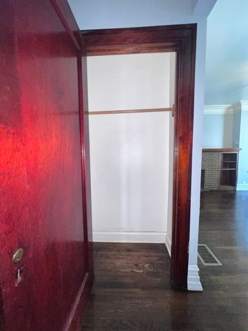 821 N Waller Avenue 1, Chicago, IL 60651