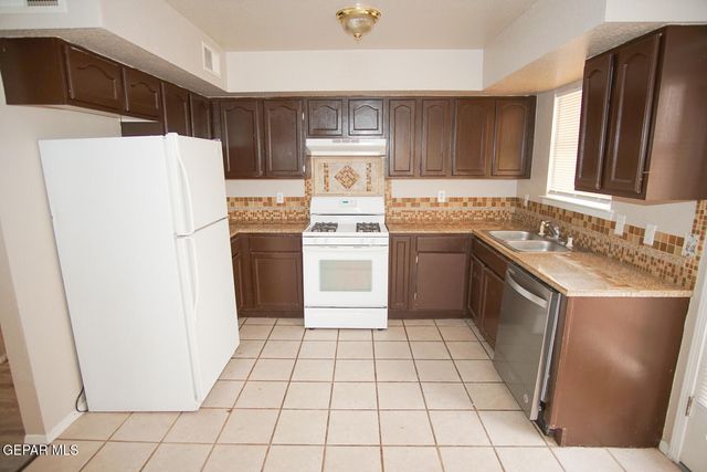 5917 CHIPPENDALE Avenue, El Paso, TX 79934