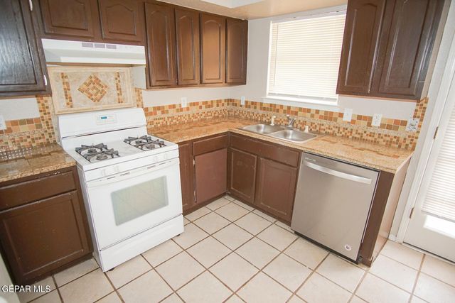 5917 CHIPPENDALE Avenue, El Paso, TX 79934