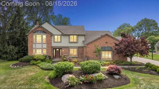 37125 Fox Glen, Farmington Hills, MI 48331