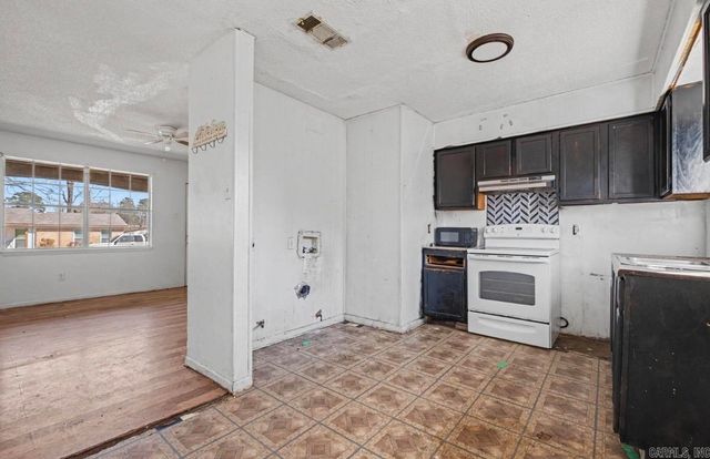 37 Allyson Circle, Little Rock, AR 72209