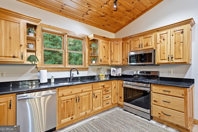 673 Harold Pritchett Road, Ellijay, GA 30540