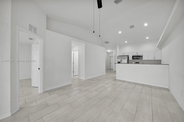 614 SW 3rd CT 614, Cape Coral, FL 33991