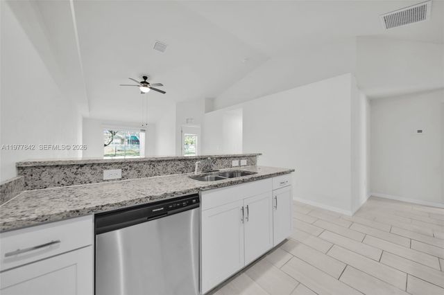 614 SW 3rd CT 614, Cape Coral, FL 33991