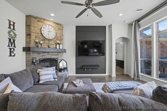 824 N 88th Street, Broken Arrow, OK 74014