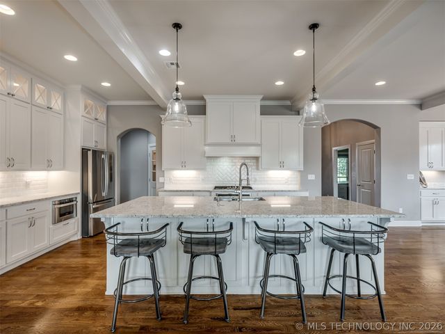 120 E 128th Place S, Jenks, OK 74037