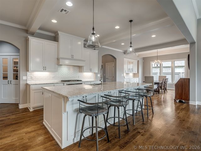 120 E 128th Place S, Jenks, OK 74037