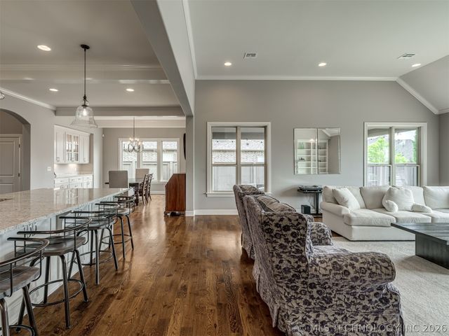 120 E 128th Place S, Jenks, OK 74037