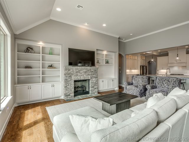 120 E 128th Place S, Jenks, OK 74037