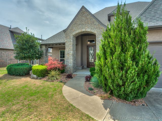 120 E 128th Place S, Jenks, OK 74037
