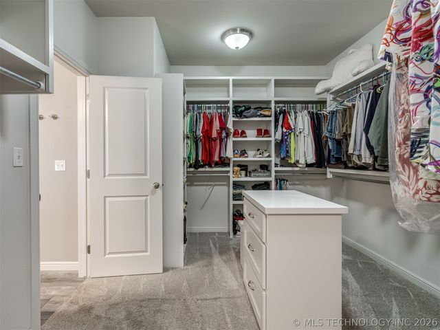 120 E 128th Place S, Jenks, OK 74037