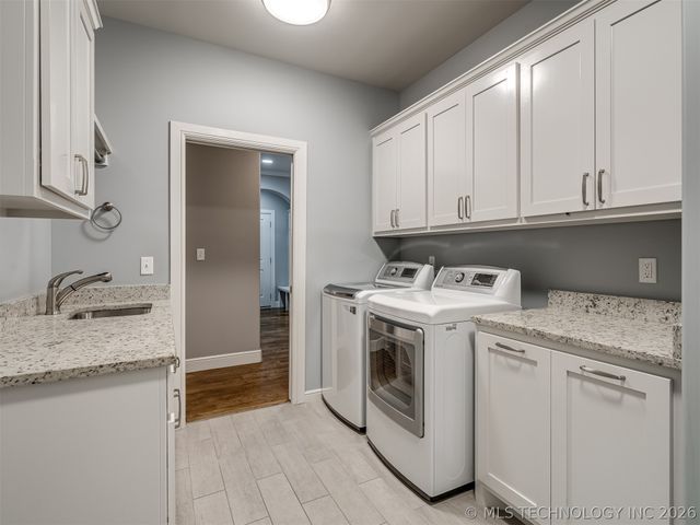 120 E 128th Place S, Jenks, OK 74037